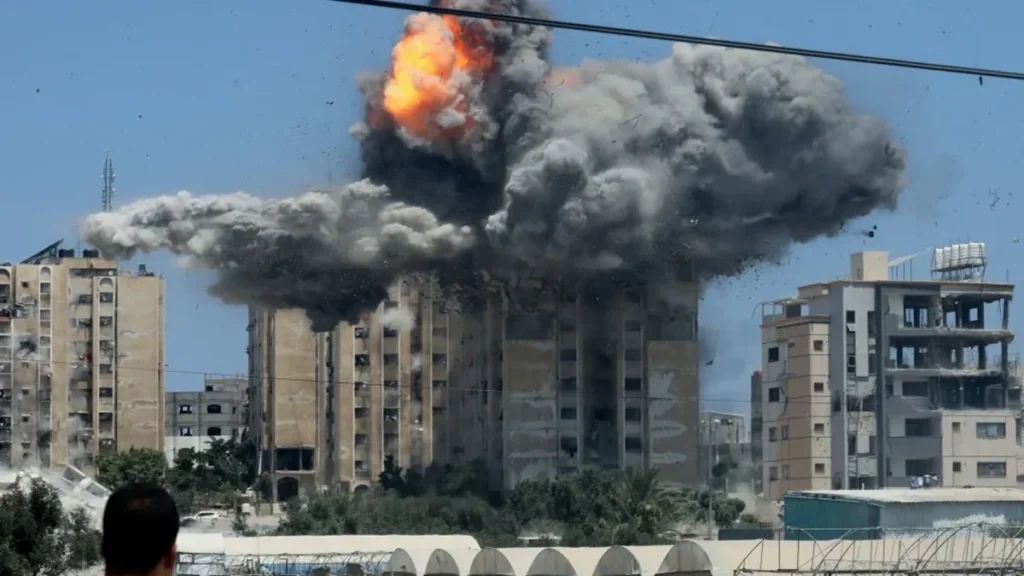 A ball of fire on a cold night: Russia launched 650 drones, three deaths, millions in darkness... Who will be the next target?