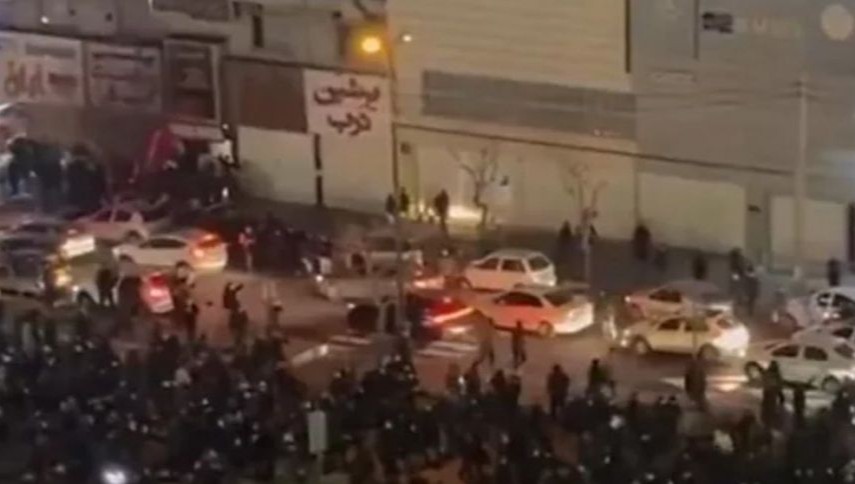 Huge anti-government protests in Tehran and other Iranian cities ...