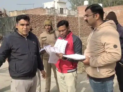 "If not removed by January 12...!" – The threat of bulldozers looms over 8 houses in Sambhal, what secret is hidden on the 1700 square meters of government land?