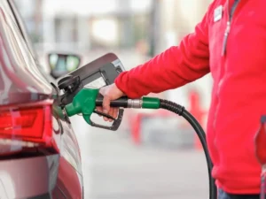5-8 liters of petrol for the price of just 1 cup of tea! Top 10 countries with the cheapest petrol in the world
